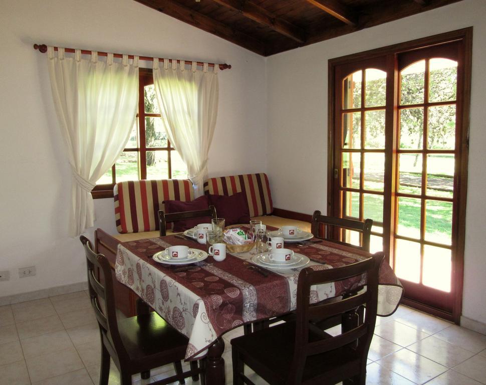 Cabanas Los Algarrobos Villa General Belgrano Bagian luar foto