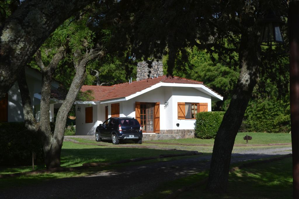 Cabanas Los Algarrobos Villa General Belgrano Bagian luar foto