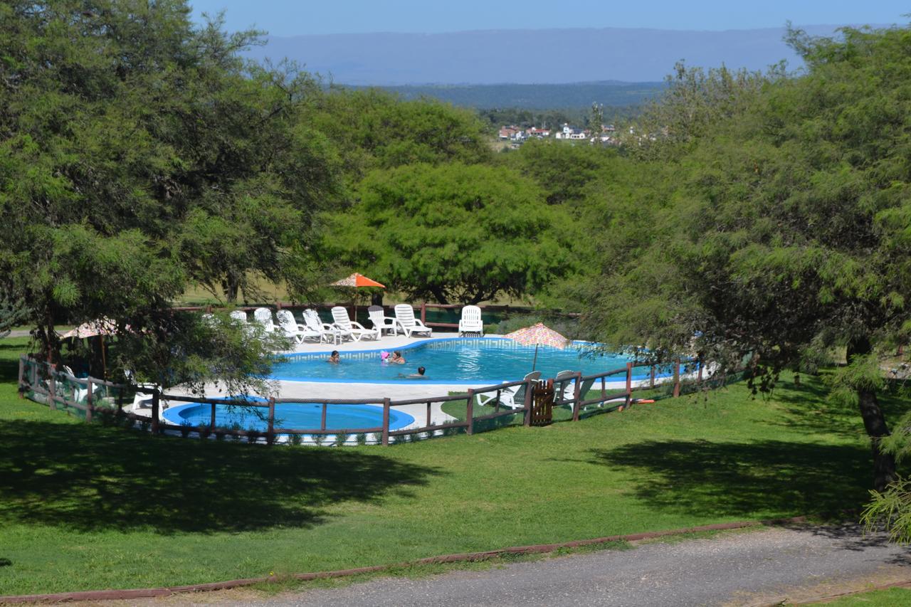 Cabanas Los Algarrobos Villa General Belgrano Bagian luar foto